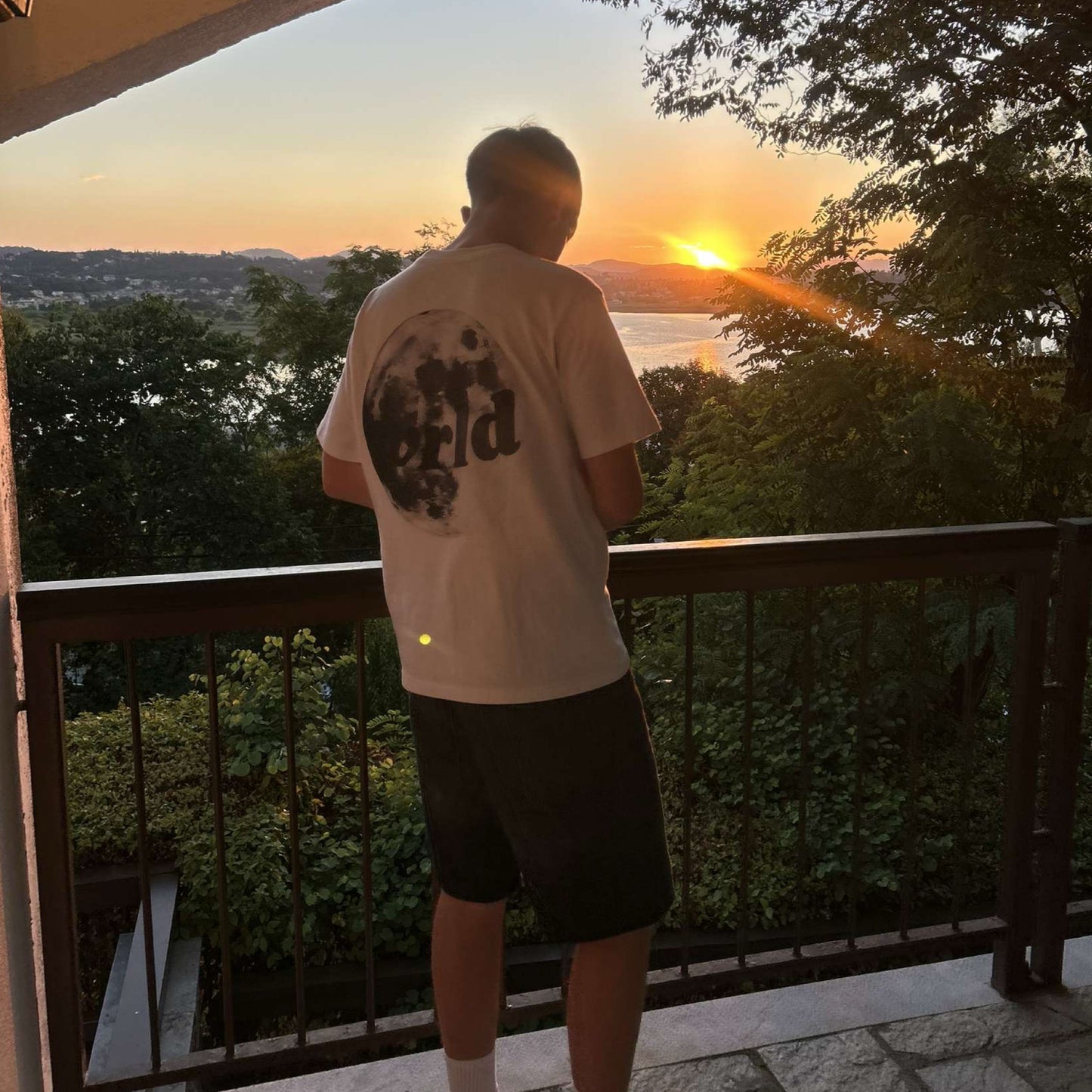 round the wrld tee